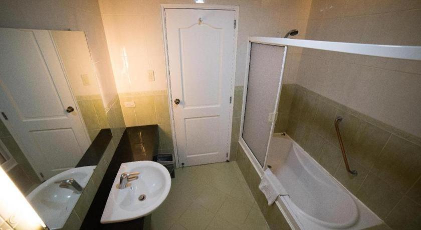 Moonbay Marina The Villas Olongapo Luaran gambar